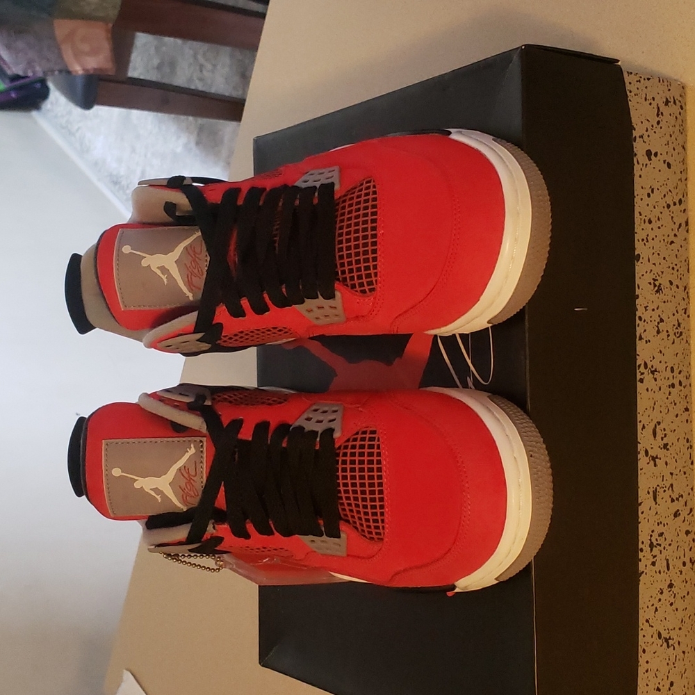 Air Jordan 4 Retro - Toro Red - 2013